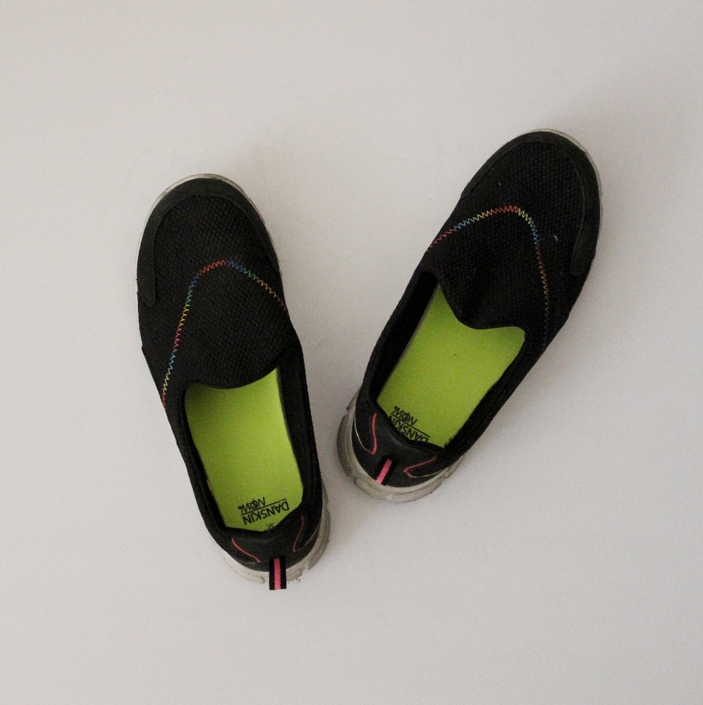 Danskin girls slip on shoes